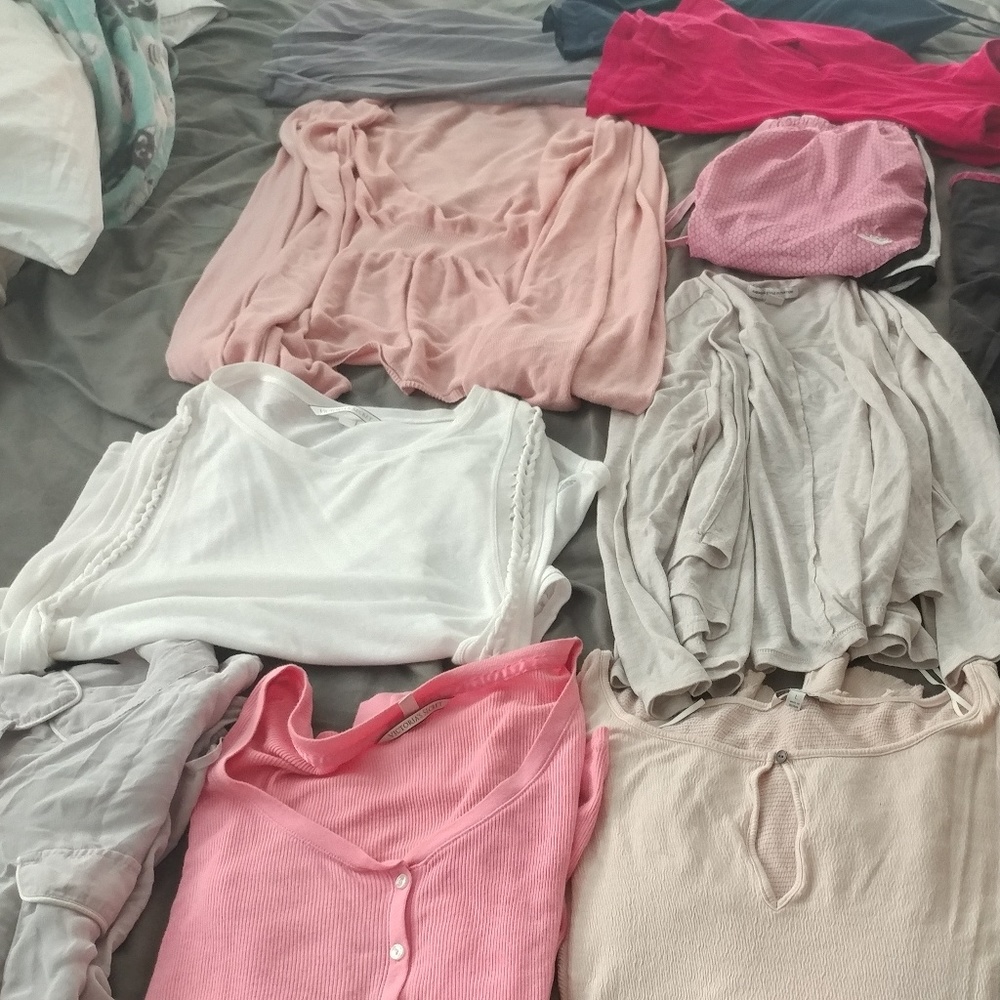 Large/XL lot of clothing